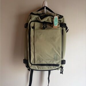BAGSMART Blast Travel Backpack – Medium Green – NWT